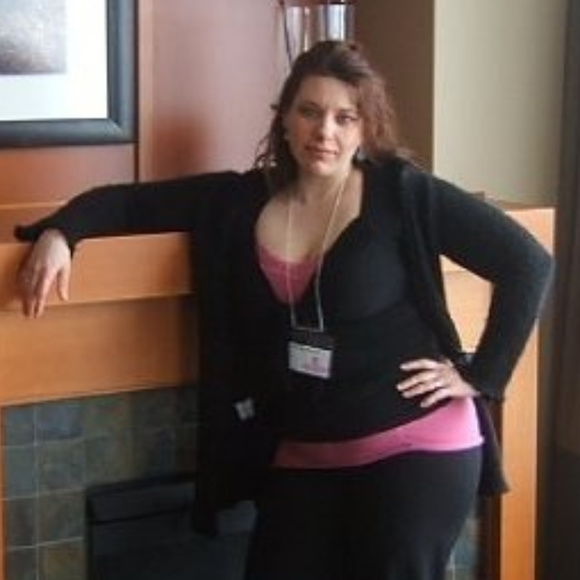 Meet your Posher, Nadia - Picture 1 of 1